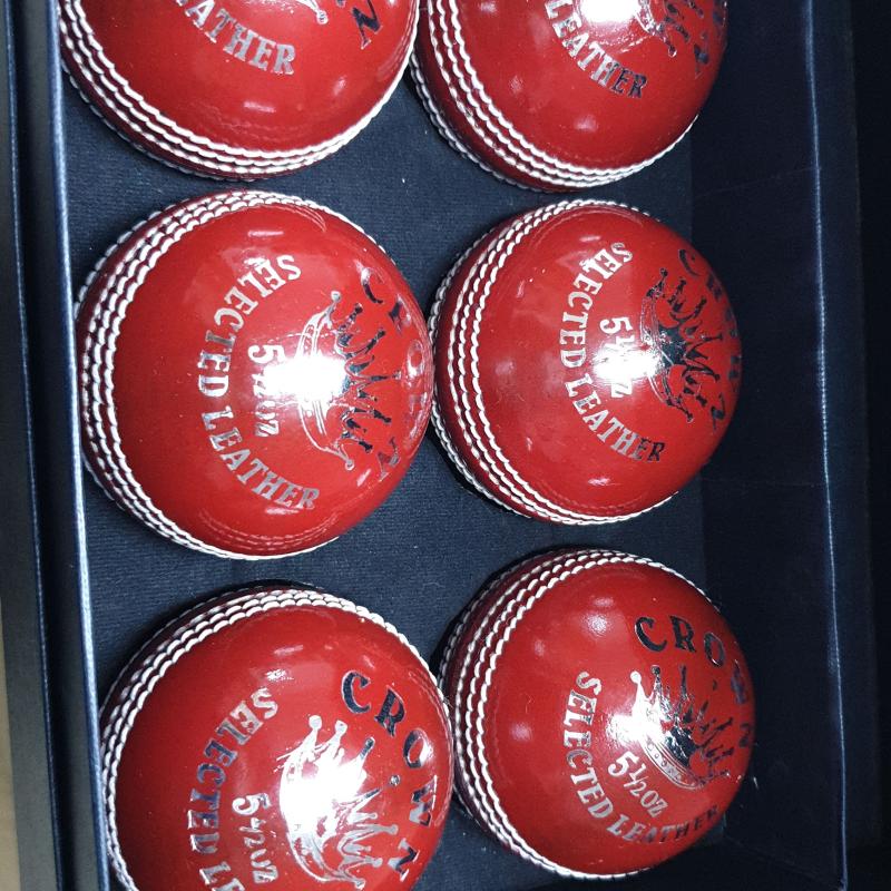 4 pieces 156 red crown